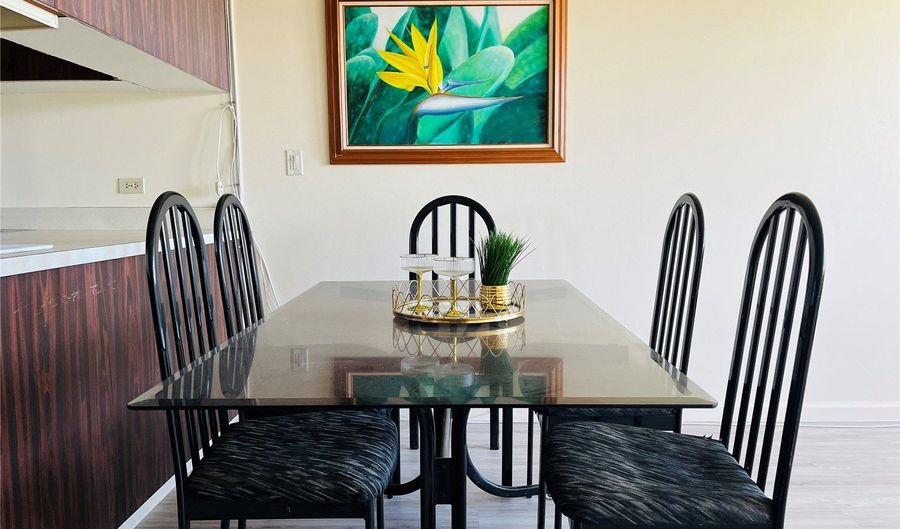 5210 Likini St 907, Honolulu, HI 96818 - 2 Beds, 1 Bath