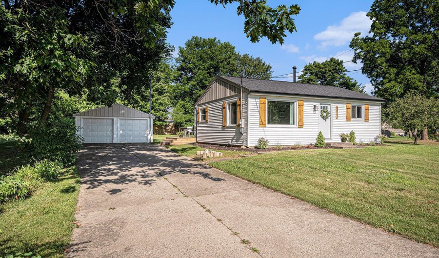 6821 Chapin Ave SE, Alto, MI 49302 - 2 Beds, 1 Bath