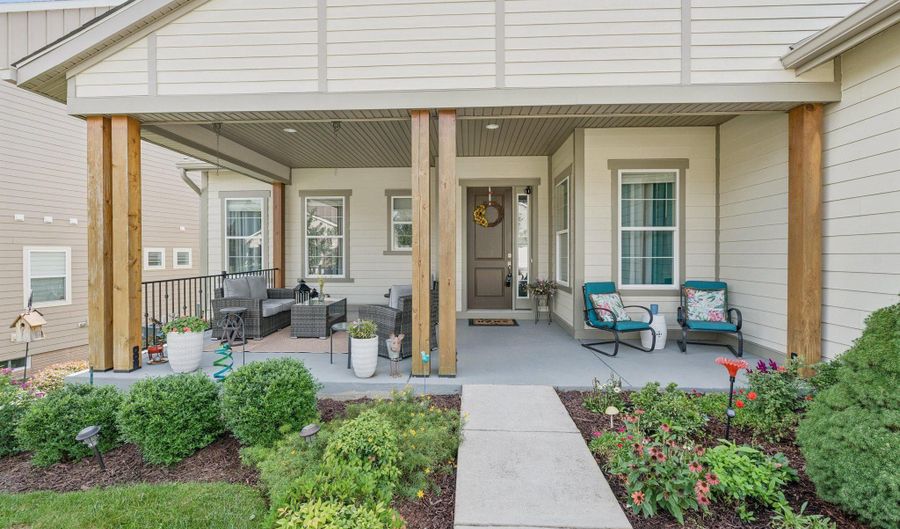 102 PHOEBE Ct, Lake Frederick, VA 22630 - 5 Beds, 4 Bath