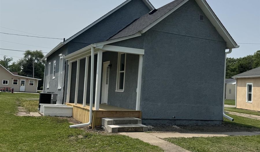 808 S Clinton St, Albia, IA 52531 - 2 Beds, 1 Bath