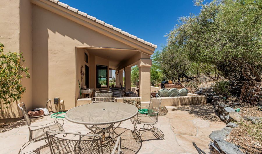 6010 E LANGUID Ln, Carefree, AZ 85377 - 3 Beds, 3 Bath