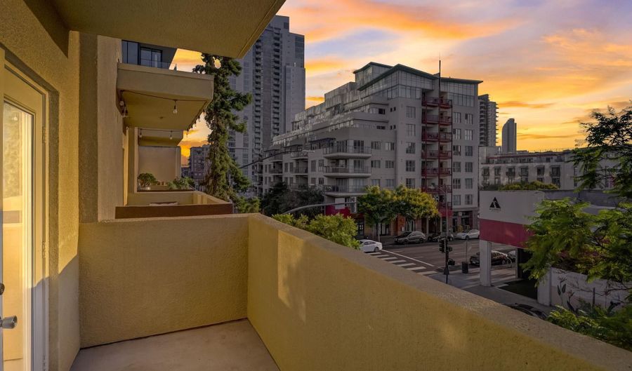 721 9Th Ave 4, San Diego, CA 92101 - 2 Beds, 2 Bath