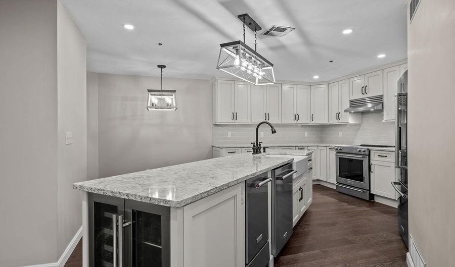 2 School St 130, Lincoln, RI 02802 - 3 Beds, 2 Bath