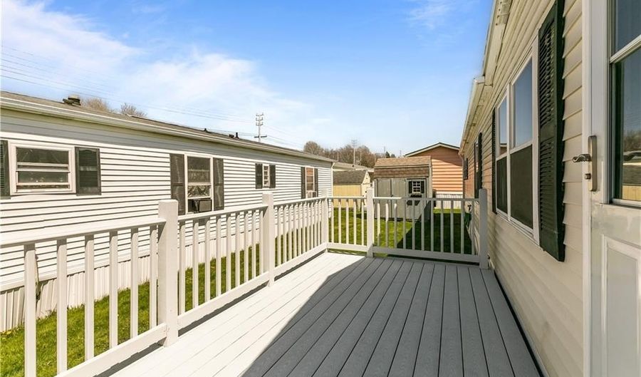 92 Bayview Pkwy, Middletown, RI 02842 - 2 Beds, 1 Bath