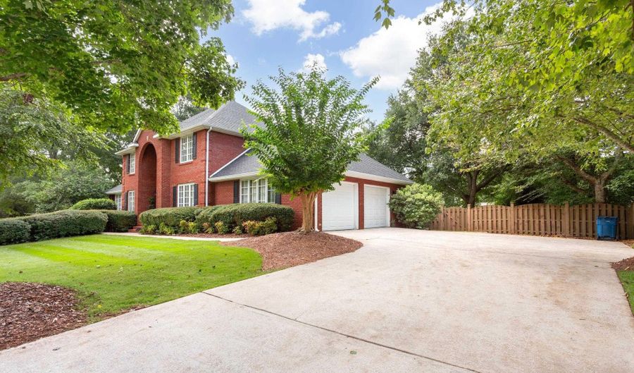 24 EDGEFIELD Way, Anniston, AL 36207 - 4 Beds, 5 Bath