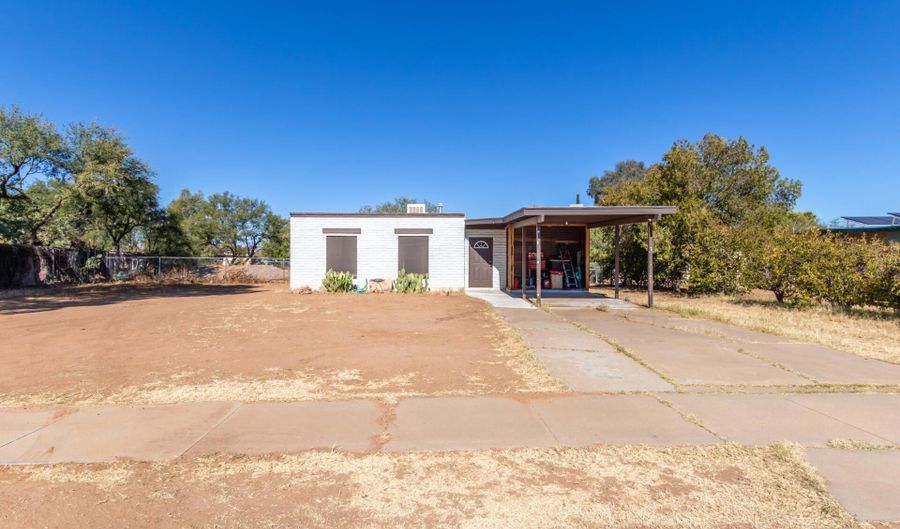 4776 W De La Canoa Dr, Amado, AZ 85645 - 3 Beds, 2 Bath