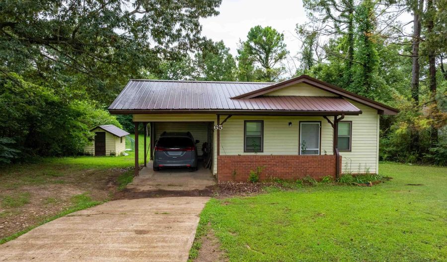 65 Oak St, Ash Flat, AR 72513 - 2 Beds, 2 Bath