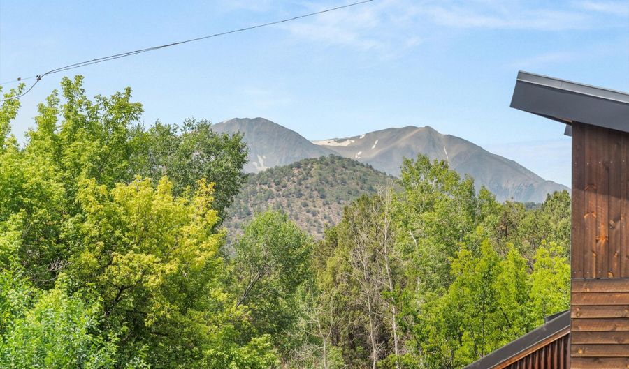 112 E Hillside Dr, Basalt, CO 81621 - 4 Beds, 3 Bath