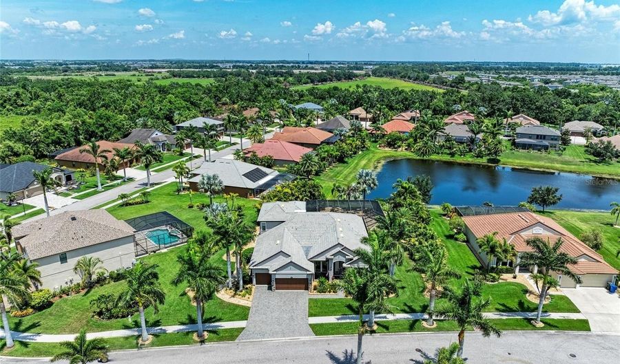 303 COCKLE SHELL Loop, Apollo Beach, FL 33572 - 4 Beds, 4 Bath