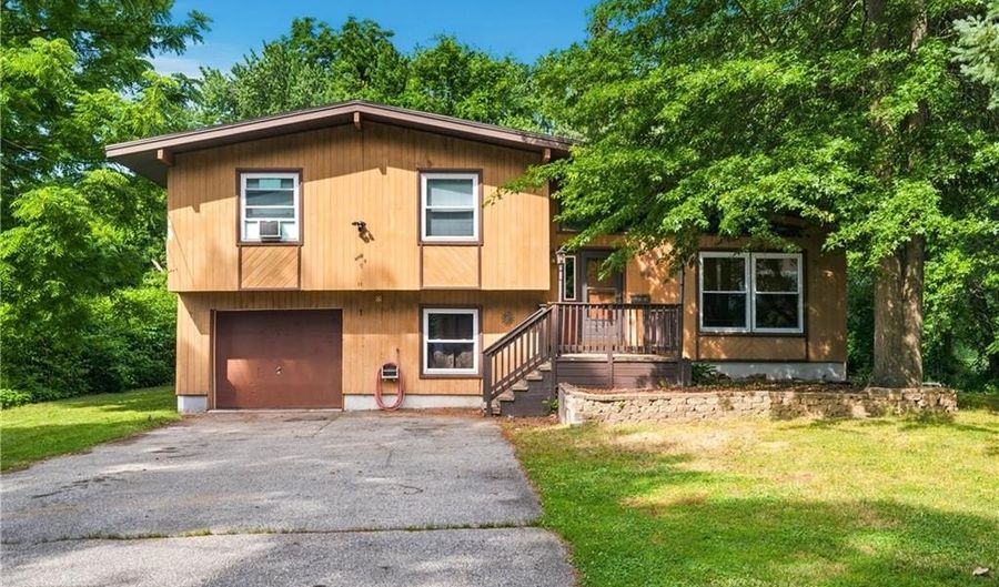 36 Wentworth St, North Providence, RI 02904 - 3 Beds, 4 Bath