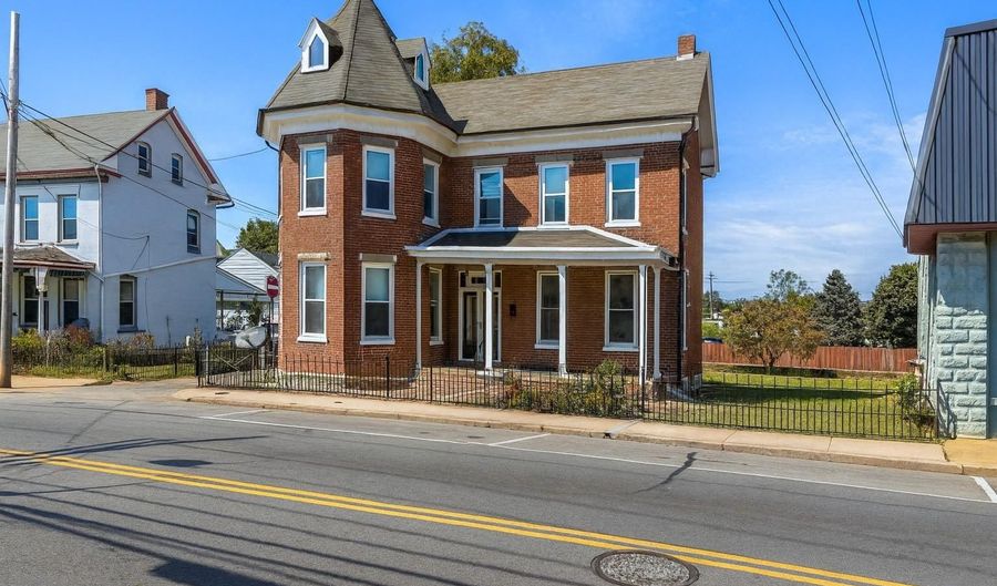 614 SALEM Ave, Hagerstown, MD 21740 - 4 Beds, 2 Bath