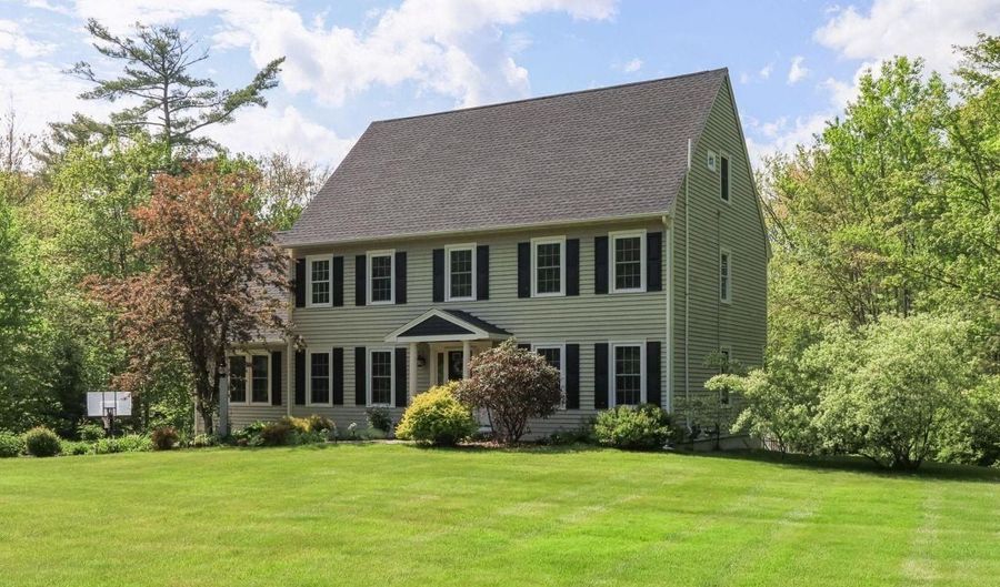 5 Heidi Ln, Bow, NH 03304 - 4 Beds, 4 Bath