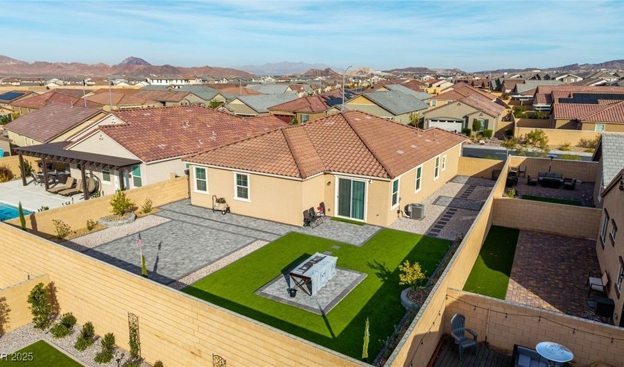 877 Mary Baer Way, Henderson, NV 89011 - 3 Beds, 2 Bath