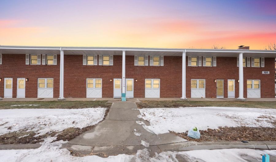 101 N Pipestone St 4, Brandon, SD 57005 - 2 Beds, 2 Bath