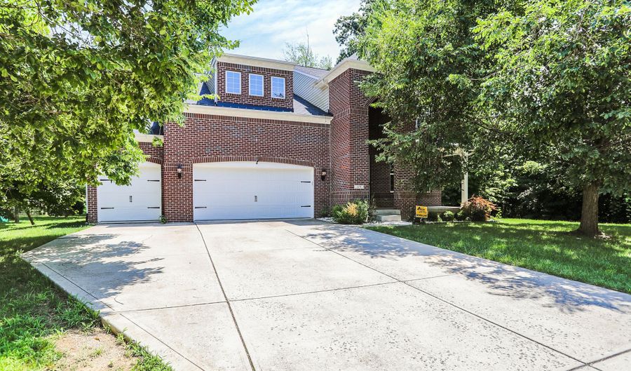 679 Erin Dr, Avon, IN 46123 - 5 Beds, 4 Bath