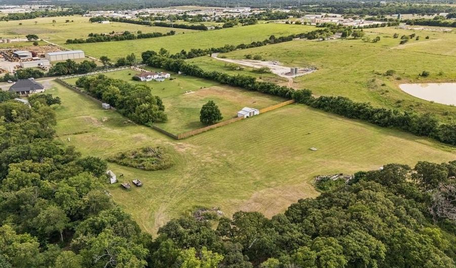 6467 Asher Rd, Alvarado, TX 76009 - 6 Beds, 4 Bath
