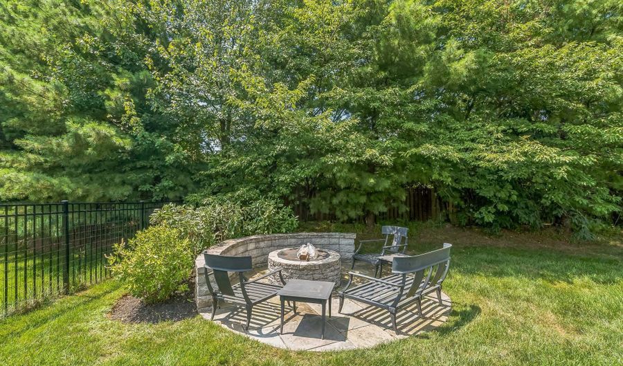 392 LANGBERG Ln, Ambler, PA 19002 - 4 Beds, 3 Bath