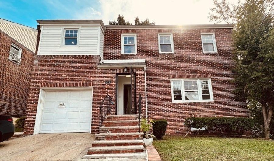 419 Greylock Pkwy, Belleville, NJ 07109 - 3 Beds, 2 Bath