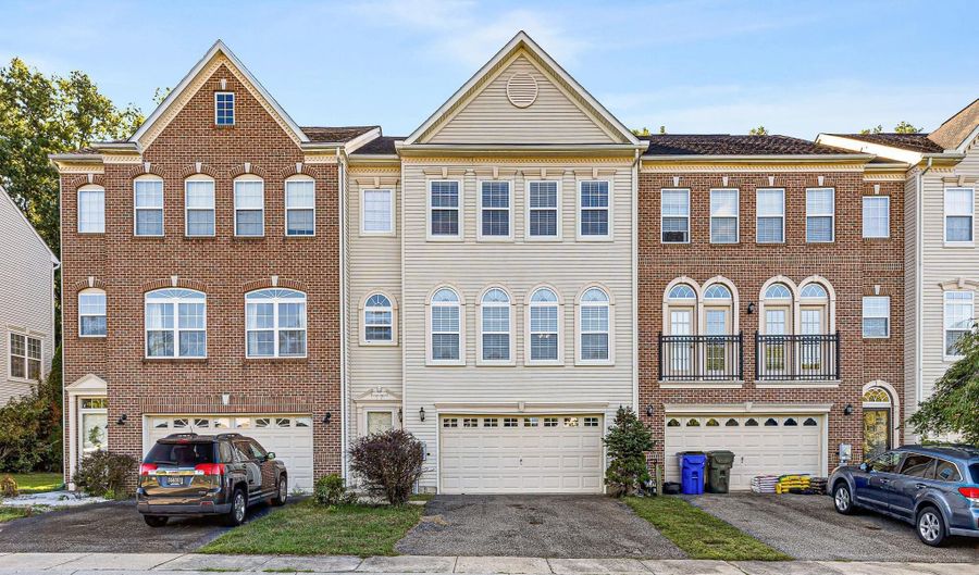 13 SYCAMORE Ln, Bear, DE 19701 - 3 Beds, 3 Bath