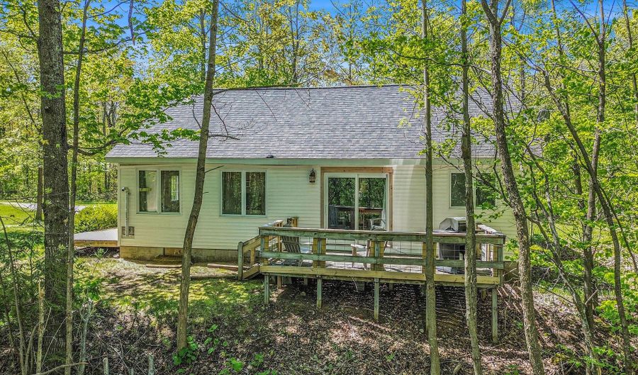 10046 Rogers Rd, Alanson, MI 49706 - 2 Beds, 1 Bath