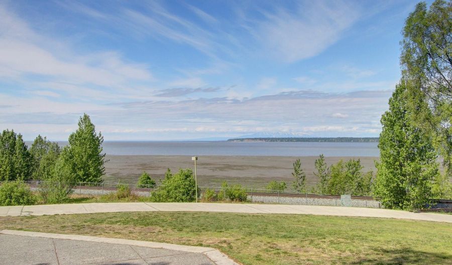 333 M St #402, Anchorage, AK 99501 - 2 Beds, 3 Bath