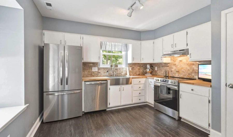 11 WINDINGBROOK Ct, Atco, NJ 08004 - 2 Beds, 3 Bath