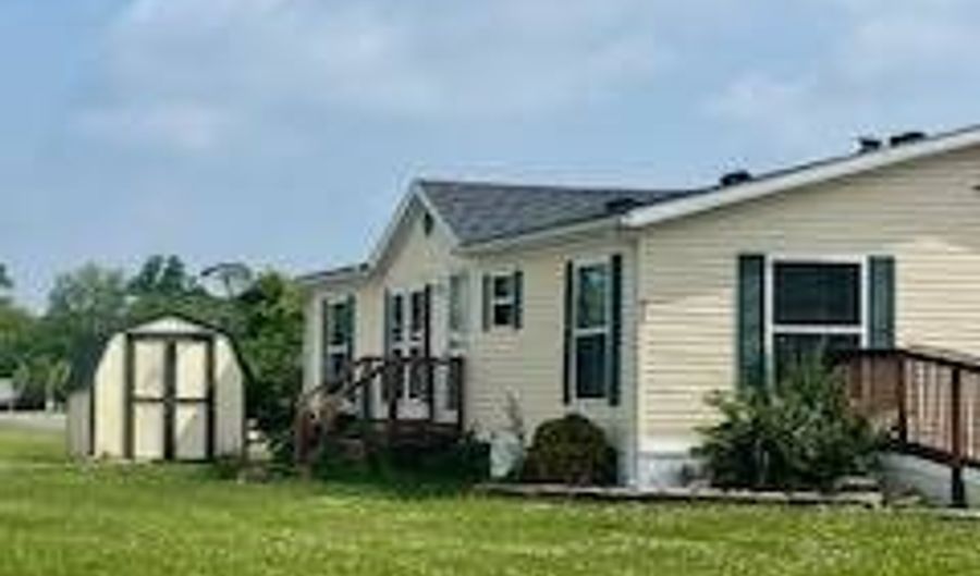 264 Storr, Adrian, MI 49221 - 3 Beds, 2 Bath