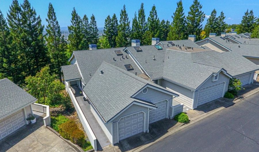 2016 Stonefield Ln, Santa Rosa, CA 95403 - 3 Beds, 3 Bath
