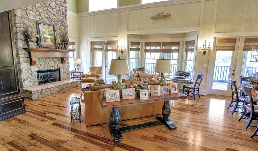 272 Eagle Point Dr, Austin, KY 42123 - 6 Beds, 6 Bath