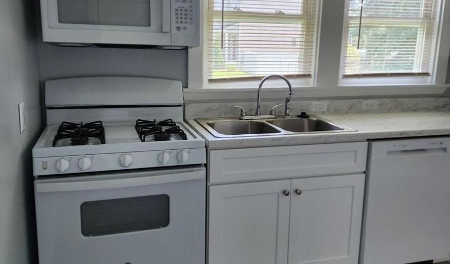 1110 HOOVER St #A, Annapolis, MD 21403 - 2 Beds, 1 Bath