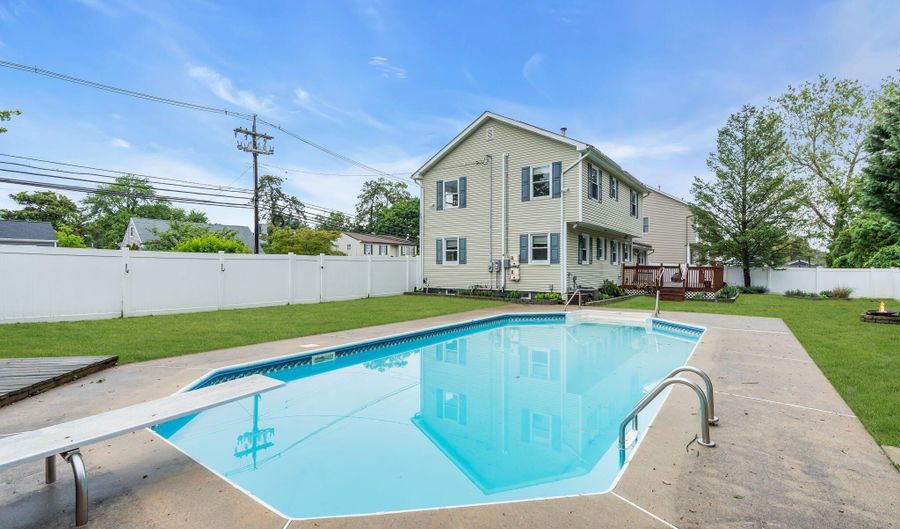 317 Beachwood Blvd, Beachwood, NJ 08722 - 3 Beds, 2 Bath
