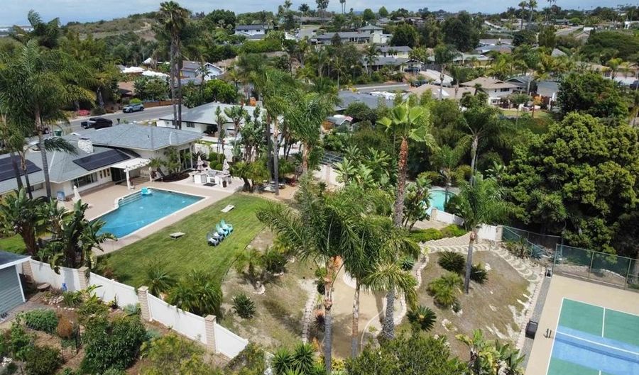 3267 Avenida De Loyola, Oceanside, CA 92056 - 5 Beds, 4 Bath