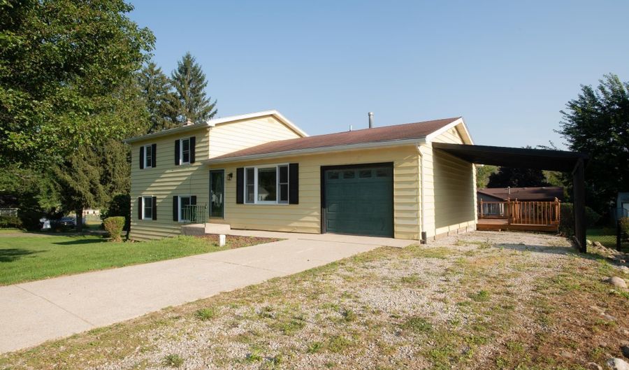 21123 Cabot Ave, Lakeville, IN 46536 - 3 Beds, 2 Bath