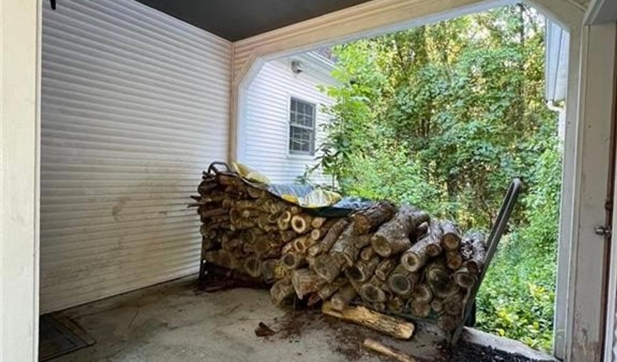 1224 Hartford Pike Pike, Scituate, RI 02857 - 4 Beds, 3 Bath