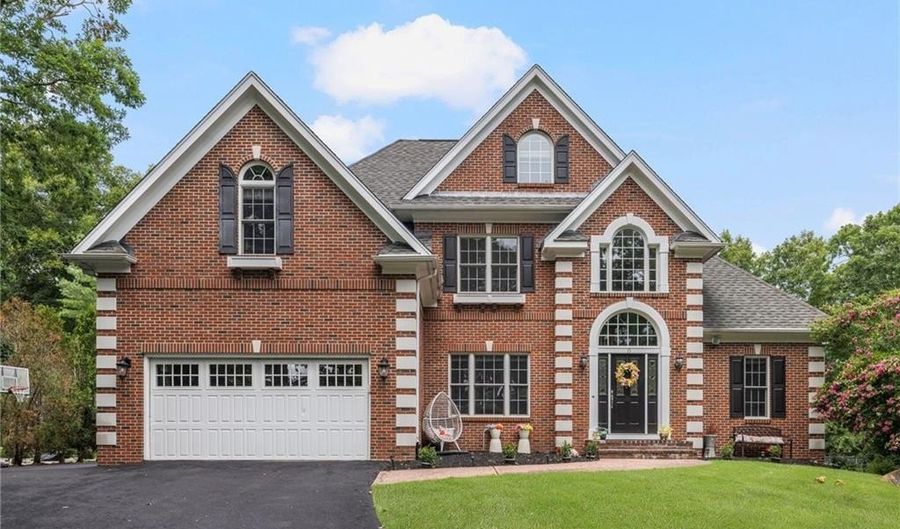 15 Sophia Cir, North Kingstown, RI 02852 - 4 Beds, 4 Bath