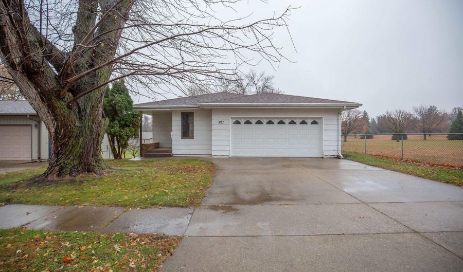 931 E Oak St, Algona, IA 50511 - 2 Beds, 2 Bath