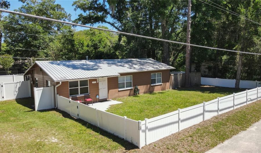2131 NW 55TH St, Gainesville, FL 32605 - 3 Beds, 2 Bath