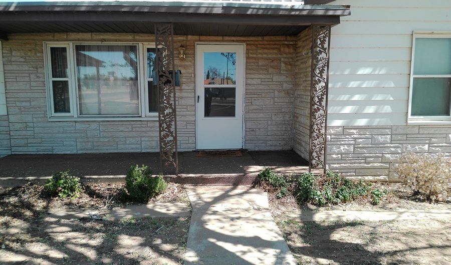 910 NE 4th Pl, Andrews, TX 79714 - 3 Beds, 2 Bath