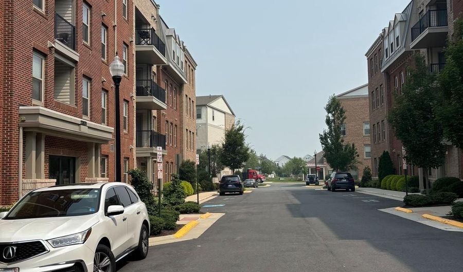 23631 HAVELOCK WALK Ter 203, Ashburn, VA 20148 - 2 Beds, 2 Bath
