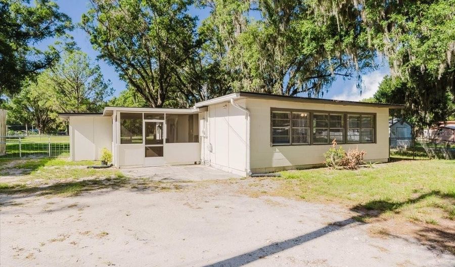 2531 HEBB Rd, Auburndale, FL 33823 - 3 Beds, 2 Bath