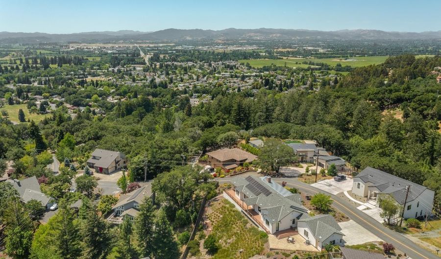 1335 Wikiup Dr, Santa Rosa, CA 95403 - 4 Beds, 3 Bath