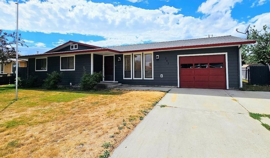 303 S 5th St, Homedale, ID 83628 - 3 Beds, 2 Bath