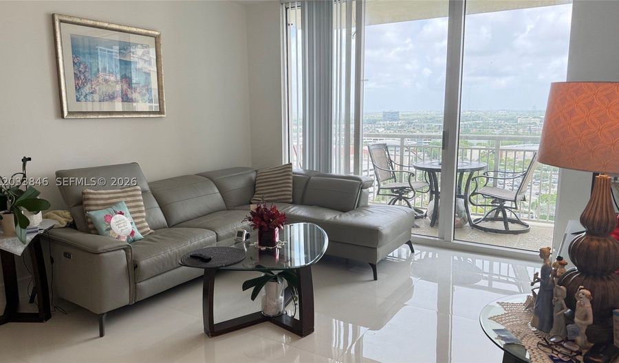 19501 W Country Club Dr 1910, Aventura, FL 33180 - 2 Beds, 2 Bath
