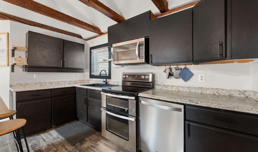 50 Lake St, Bristol, NH 03222 - 5 Beds, 3 Bath