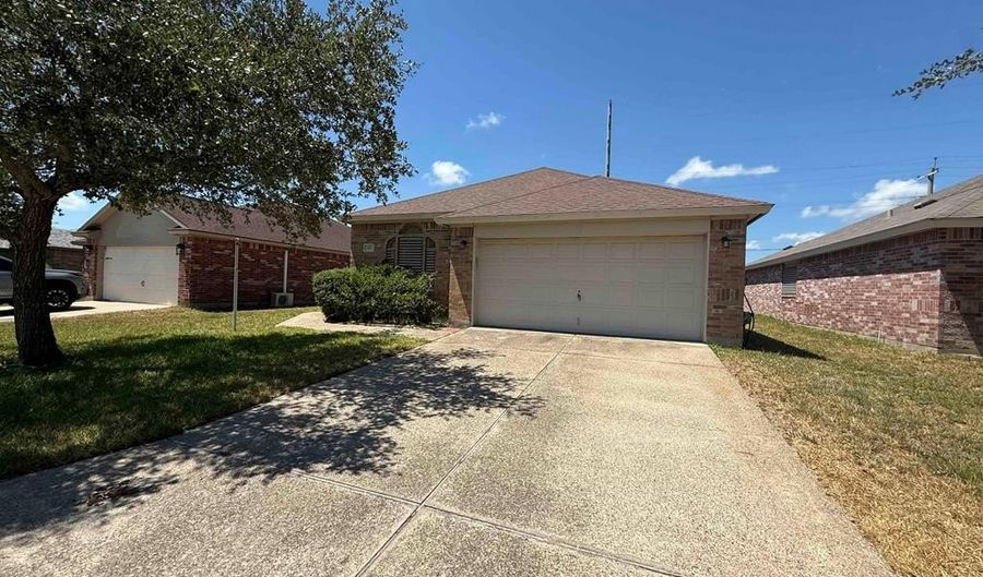 418 Oak Glen Dr, Aransas Pass, TX 78336 - 4 Beds, 2 Bath