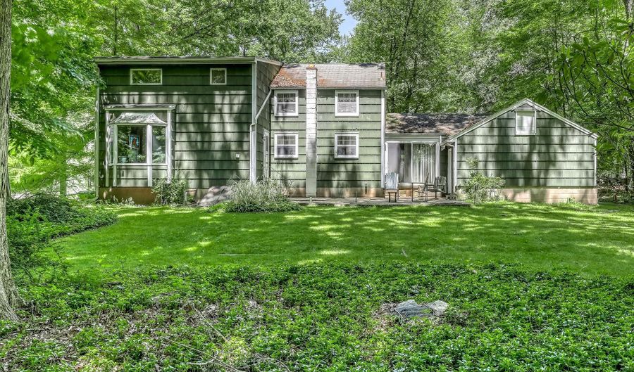 3 Woodland Pl, Airmont, NY 10952 - 4 Beds, 2 Bath