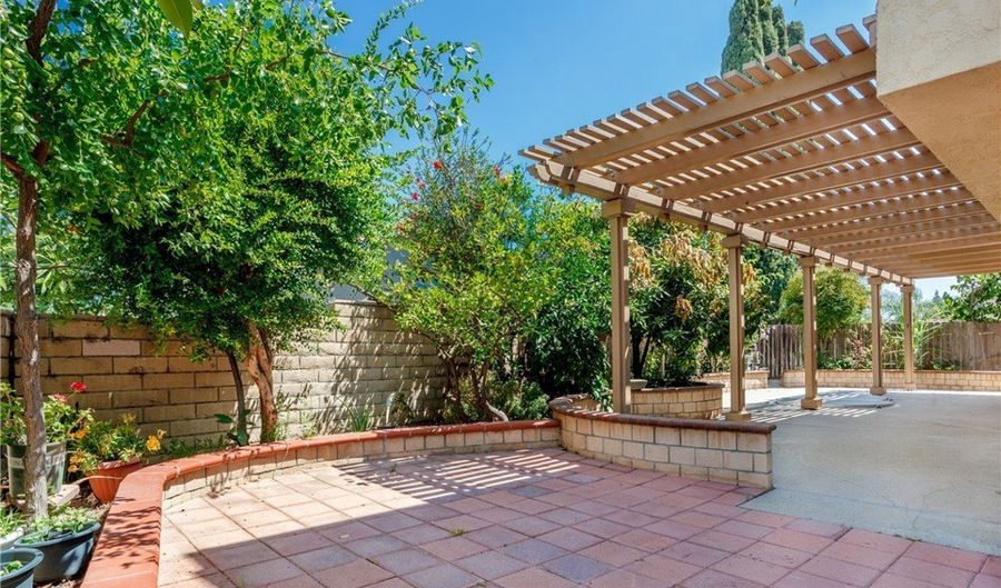6111 E Calle Pantano, Anaheim, CA 92807 - 4 Beds, 4 Bath