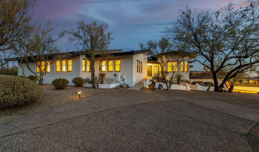 6831 E STAGECOACH PASS, Carefree, AZ 85377 - 5 Beds, 4 Bath