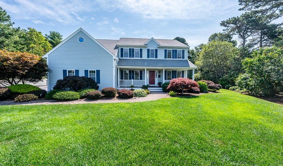 7 Mizzen Ln, Bourne, MA 02532 - 4 Beds, 2 Bath