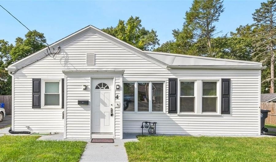 4 Orford St, North Providence, RI 02904 - 3 Beds, 2 Bath